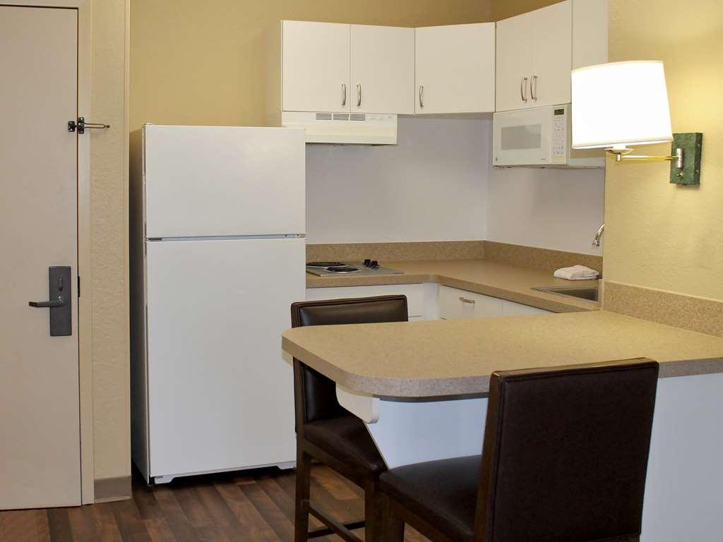 Mainstay Suites Las Vegas Convention Center Room photo